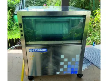 Eiswürfelmaschine