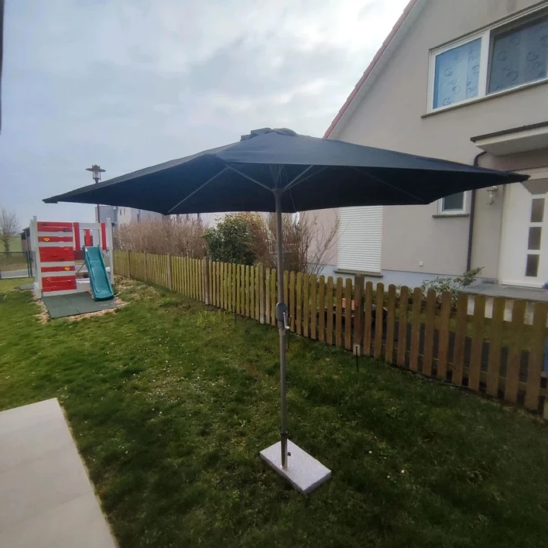 Sonnenschirm schwarz